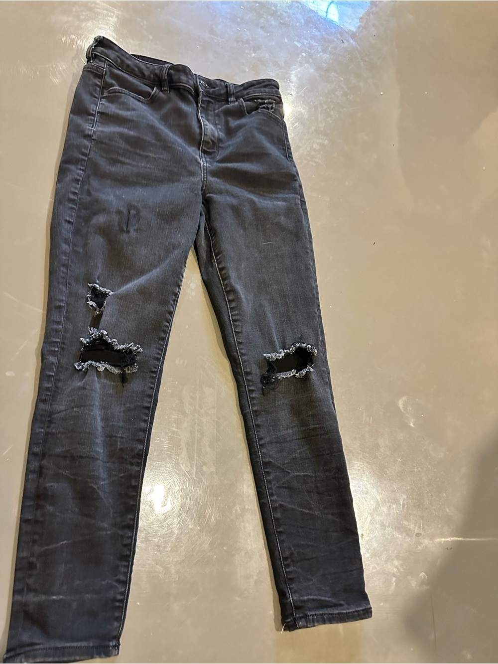 American Eagle Women’s Black Ripped Skinny Jeans